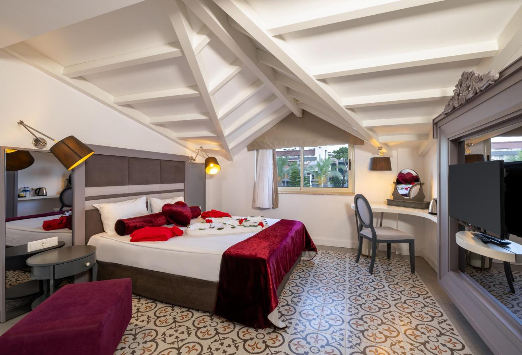 Crystal Aura Beach Resort & Spa Kemer Buitenkant foto